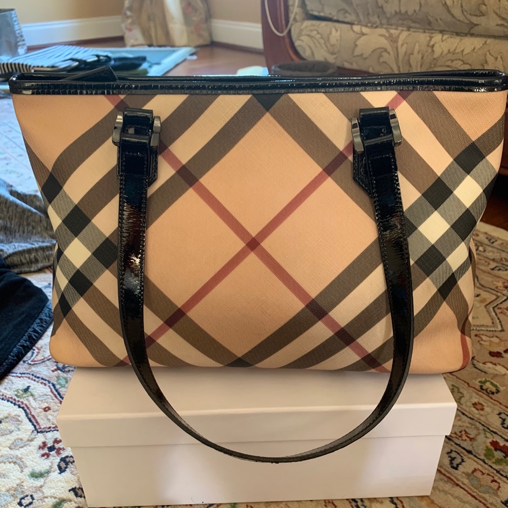 Burberry purse